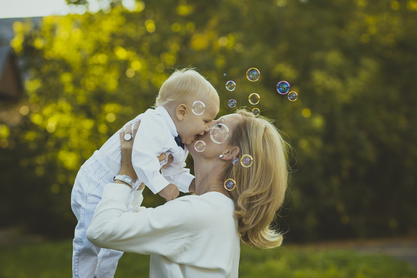 happiness-987394_1920